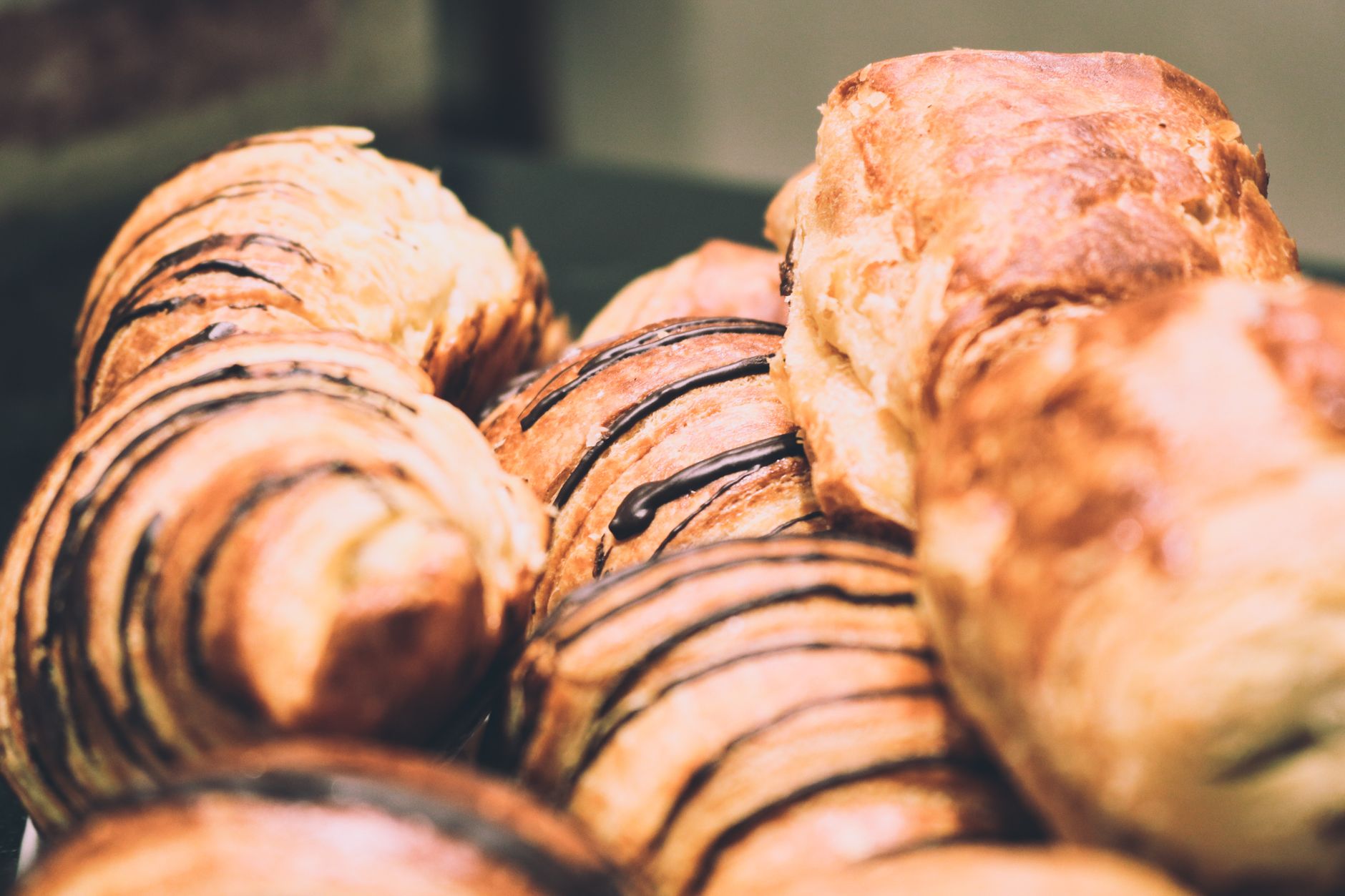 Sucre et glucides raffinés sur une table