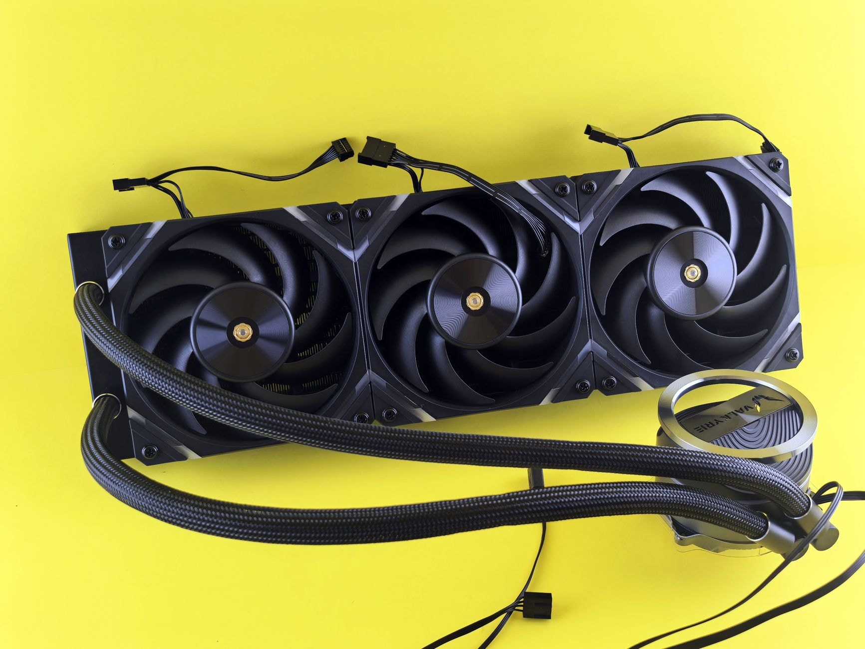 Tuyaux d'un circuit de watercooling dans un PC