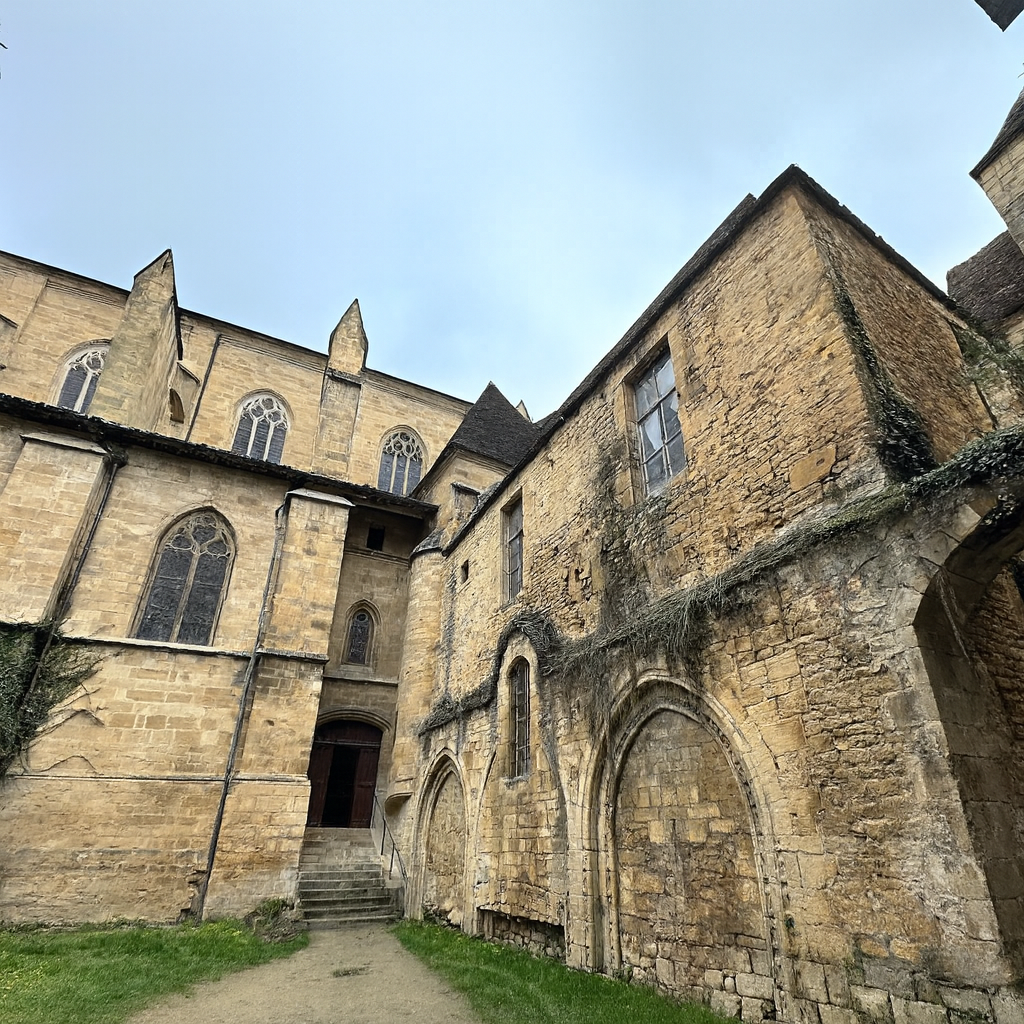Sarlat, trésor caché du Périgord noir à savourer sans modération