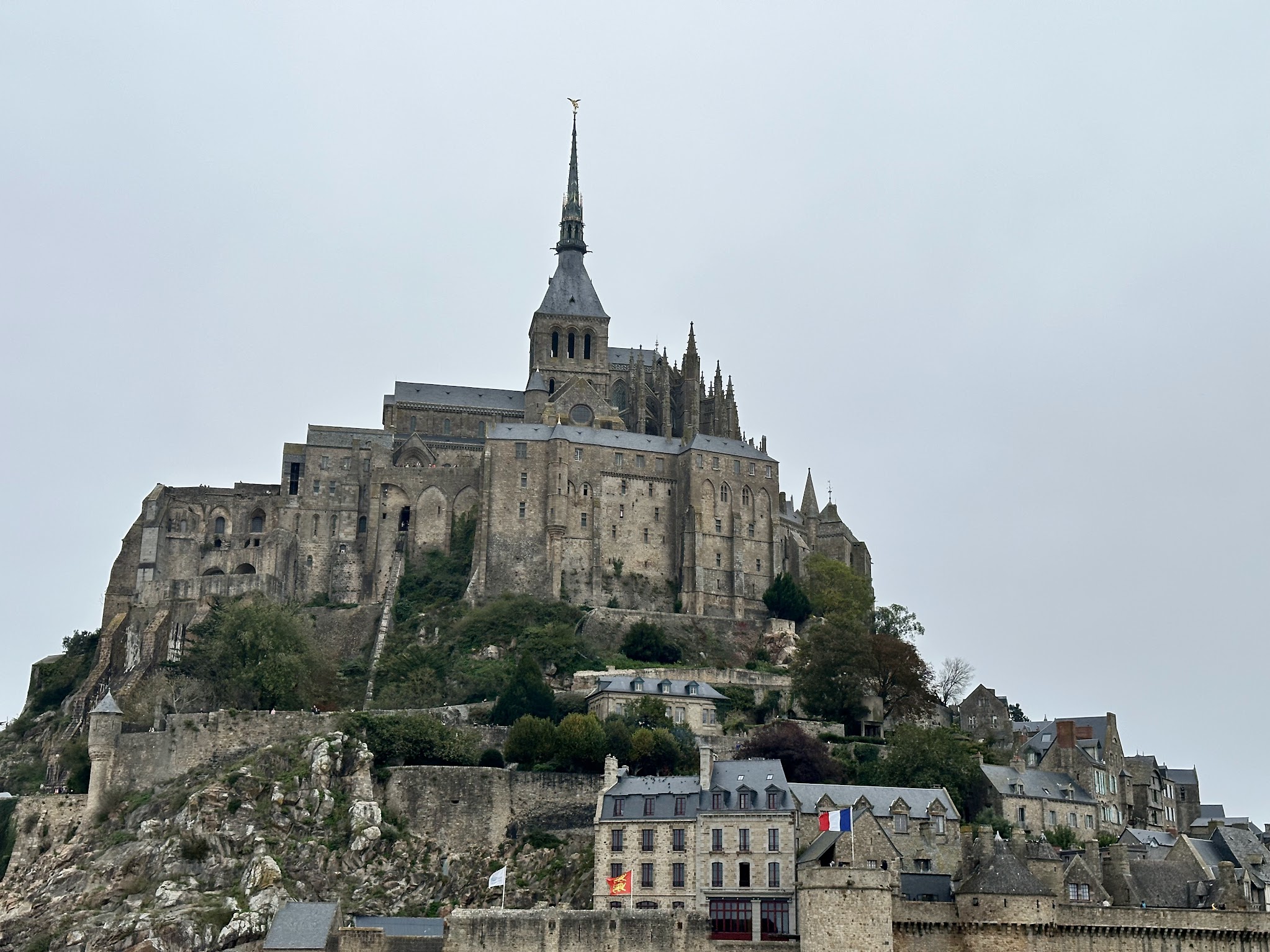Le Mont-Saint-Michel en famille : aventures, crêpes et montée des marches