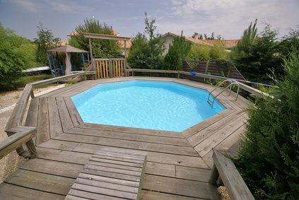 Installer ma piscine en bois
