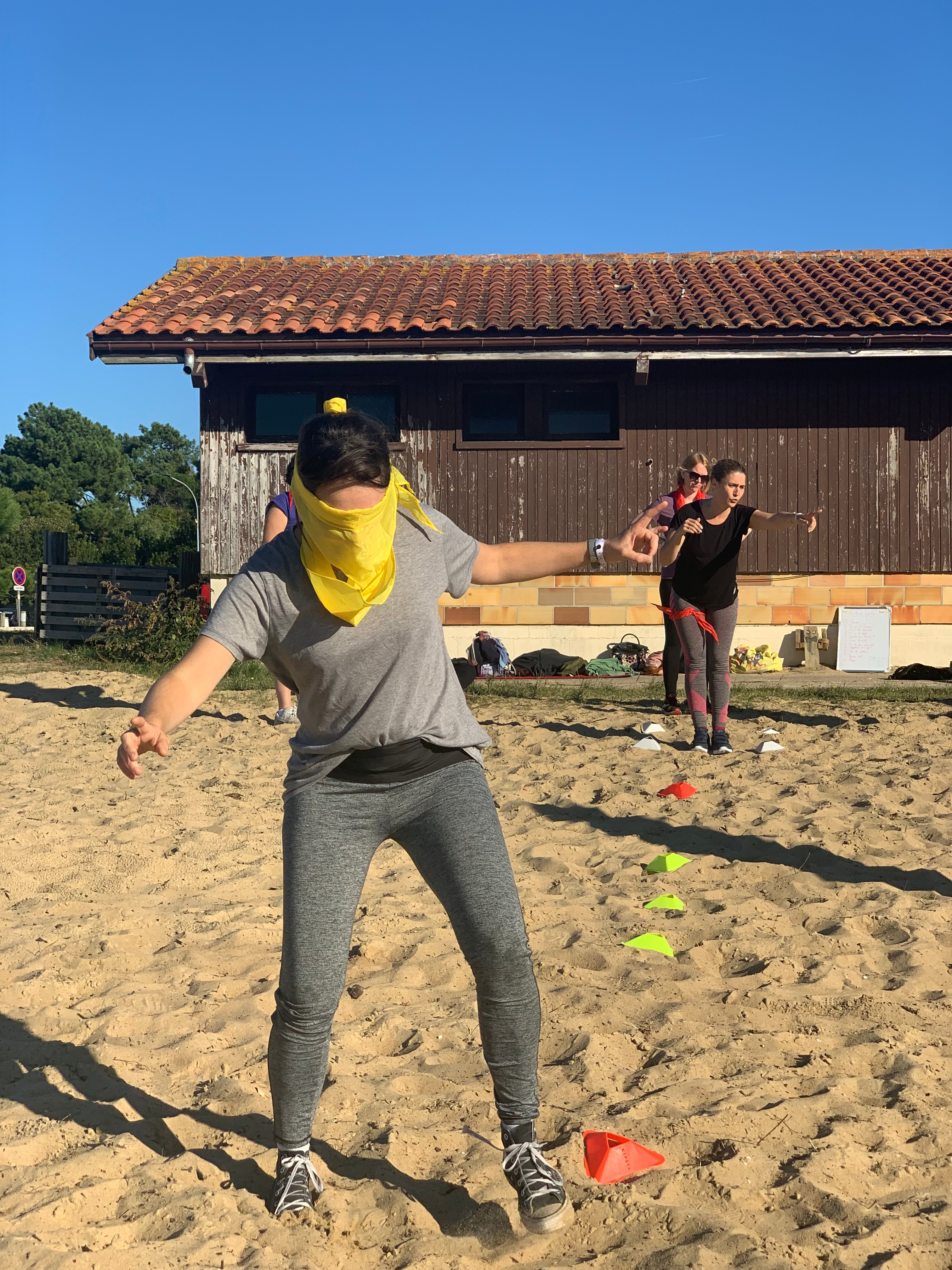 Groupe en épreuve sportive façon Koh-Lanta sur le Bassin d'Arcachon