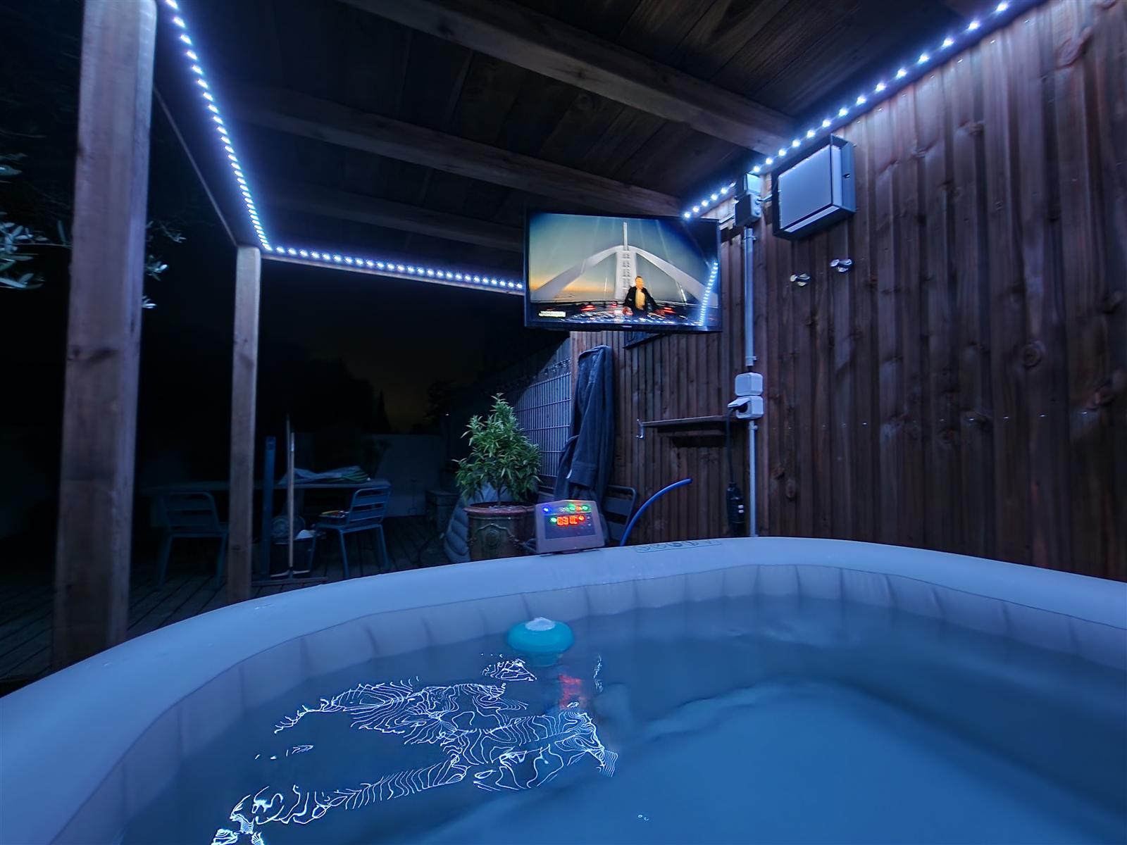 Vue nocturne depuis le jacuzzi