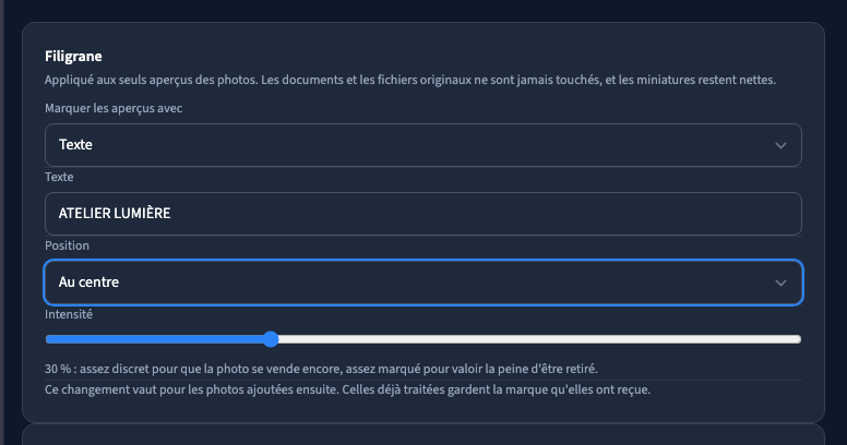 La position du filigrane se choisit dans les paramètres.